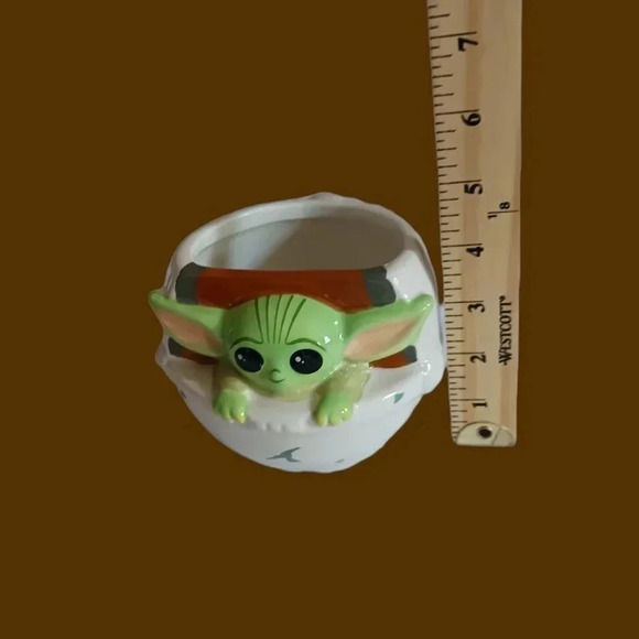 -Star wars the mandalorian child grogu seated 3d mug - Picture 5 of 8